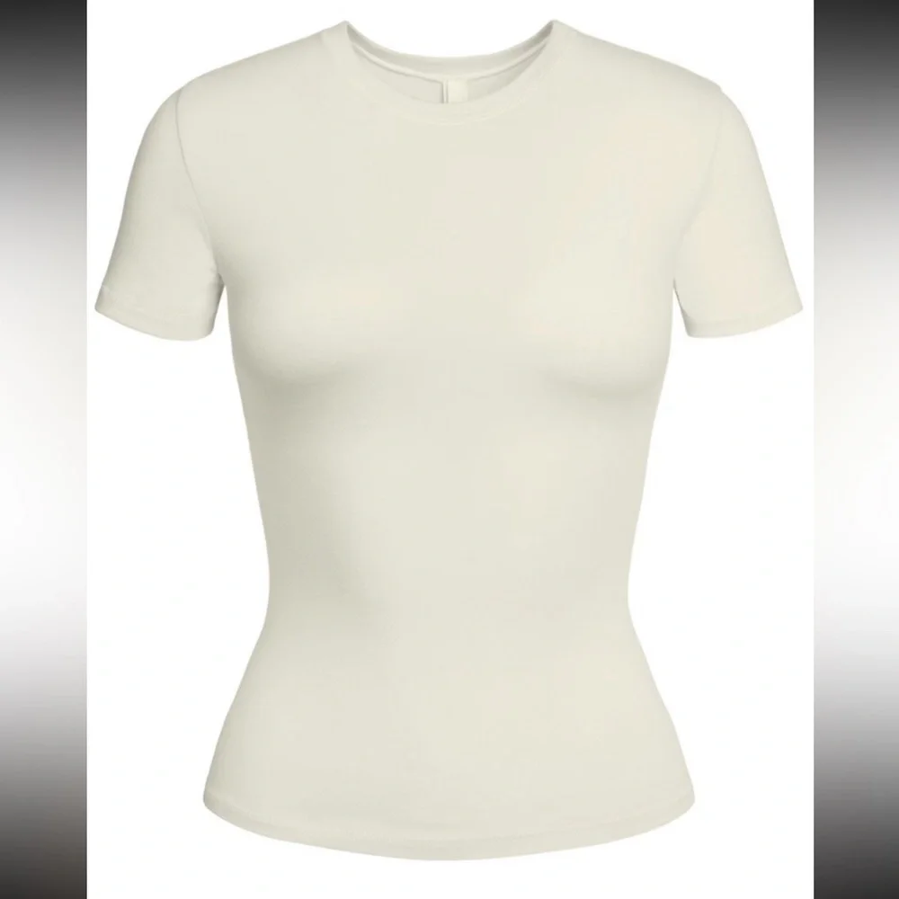 SKIMS Cotton Jersey Crew Neck Short Sleeve T-Shirt in Bone size medium - Picture 2 of 10